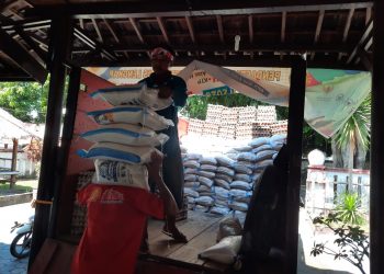 Sembako Gemilang Datang, Lurah Selong Kaget, Pemprov Dinilai Belum Siap