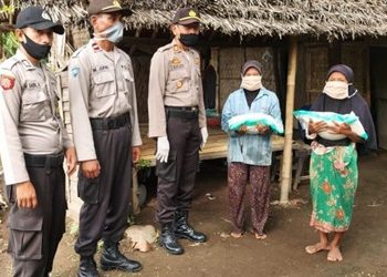 Polres Lotim Salurkan Bantuan Beras Dari Mabes Polri