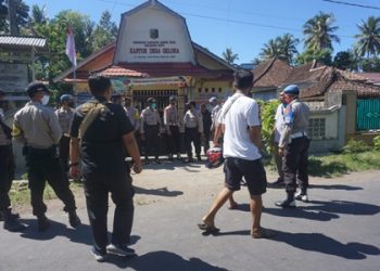 Polres Lotim Amankan Hearing Warga Desa Gelora Sesuai Protokol Covid-19