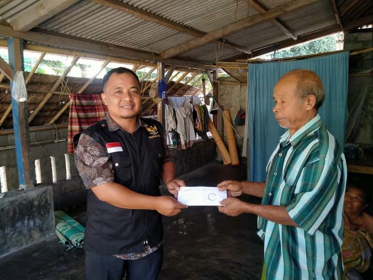 UPZ Suralaga Beri Bantuan Kepada Warga Yang Mengidap Usus Buntu