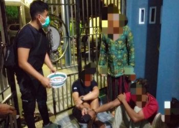 Polisi Kerangkeng Empat Warga Di Loteng !!!
