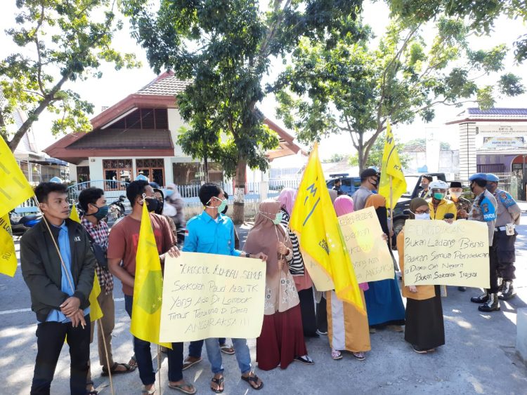 Mahasiswa Demo Dikbud Lotim, Dinilai Tak Becus Ngurus Pendidikan