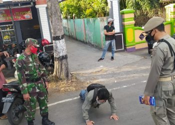 Tak Menggunakan Masker, Puluhan Warga Lotim Diberikan Hukuman Pus Up  ‎