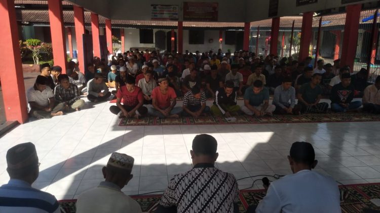 Lapas Selong Terapkan Program Bersholawat
