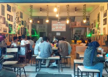 Mahasiswa dan Akademisi Di Mataram Gelar Dialog Publik Soal Omnibus Law