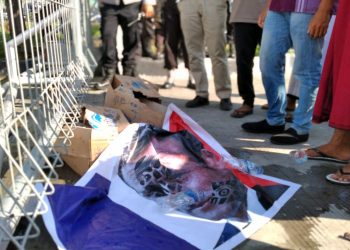 Aksi Serukan Boikot Semua Produk Prancis Di Loteng Berlangsung