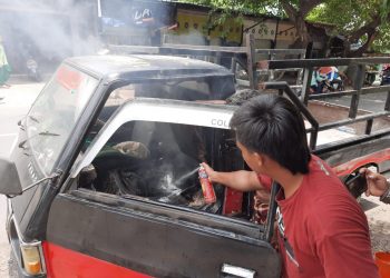 Mobil Pick Up L300 Terbakar Di Lombok Timur