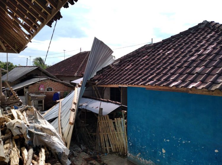 Tiga Rumah di Desa Jago Lombok Tengah Disapu Angin Kencang