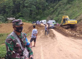 Jalur Wisata Pusuk Sembalun Longsor Lagi
