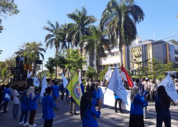 Aksi Hari Buruh Tuntutan Mulai Pencopotan Kadis Perdagangan, Kabid PSP Sampai Kapolres Lotim