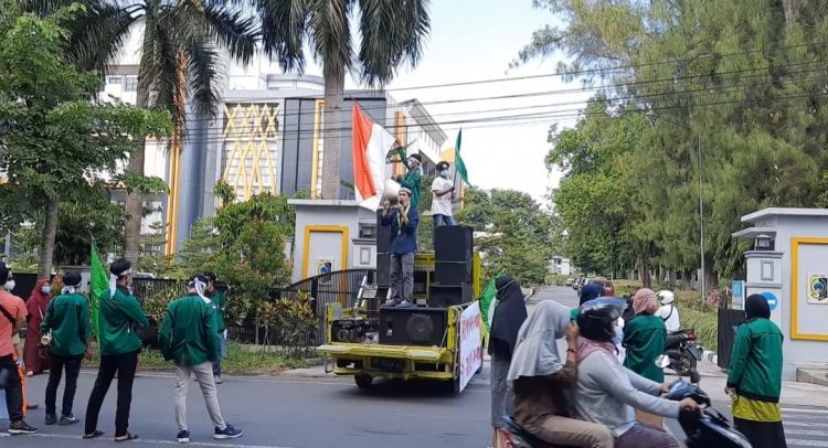 Kapolres Lotim Diminta Mundur, Janji Bupati Ditagih Soal Ritel Modern