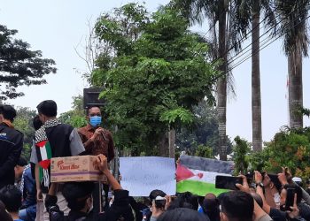 Dua Hari Berturut-turut Bupati Lombok Timur Didemo Mahasiswa