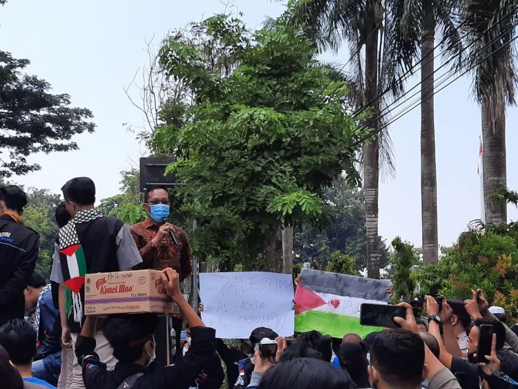 Dua Hari Berturut-turut Bupati Lombok Timur Didemo Mahasiswa