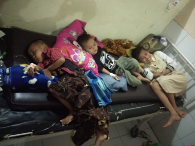 Ratusan Warga Kecamatan Janapria Diduga Keracunan Massal