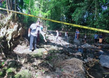 Orok Bayi Ditemukan Di Pinggir Kali Atas Batu Gegerkan Warga Darmasari