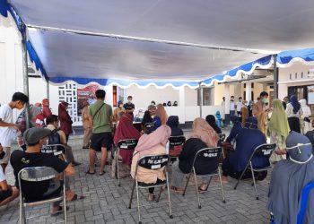 Membludak Masyarakat Datang Vaksin Di Puskesmas Selong