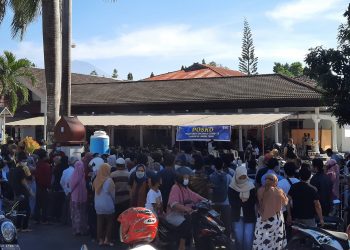 Undang Kerumunan Warga Dibalik Kegiatan Vaksin Massal Di Pendopo Bupati Lotim