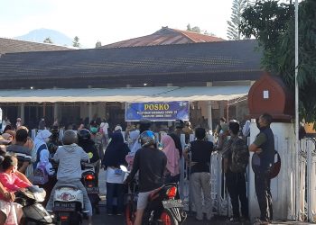 Sejumlah Warga Mengaku Ditolak Petugas Daftar Vaksin di Pendopo Bupati Lotim