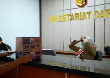 Demi ASN Ghorimin, Aktivis Di Lotim Keliling Turun Naik Tangga Kantor Bupati Lotim Galang Dana