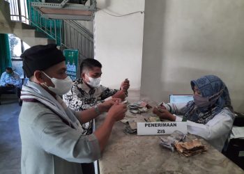 Kumpulkan Sumbangan Bagi ASN Ghorimin Rp 513.000, Aktivis Serahkan Ke Baznas Lotim