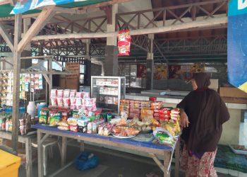 Dibalik Pandemi, Pedagang di  Pantai Labuhan Haji Menjerit,Sewa Lapak Mencekik‎