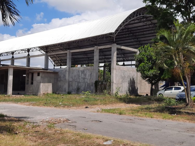 Dua Tahun Mangkrak, Pengcab PELTI Lotim Desak Dispora Tuntaskan Proyek Lapangan Tenis Mangkrak