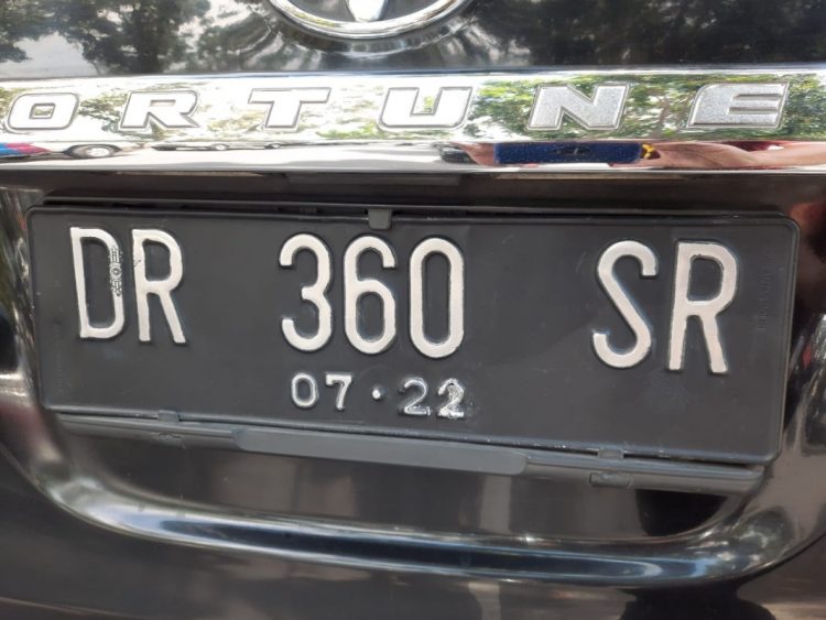 Plat Randis Ketua PN Selong Disoal
