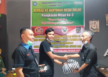 Berbagi Ke Wartawan,FWMO Lotim Ajak Sukseskan Vaksinasi,Songsong WSBK