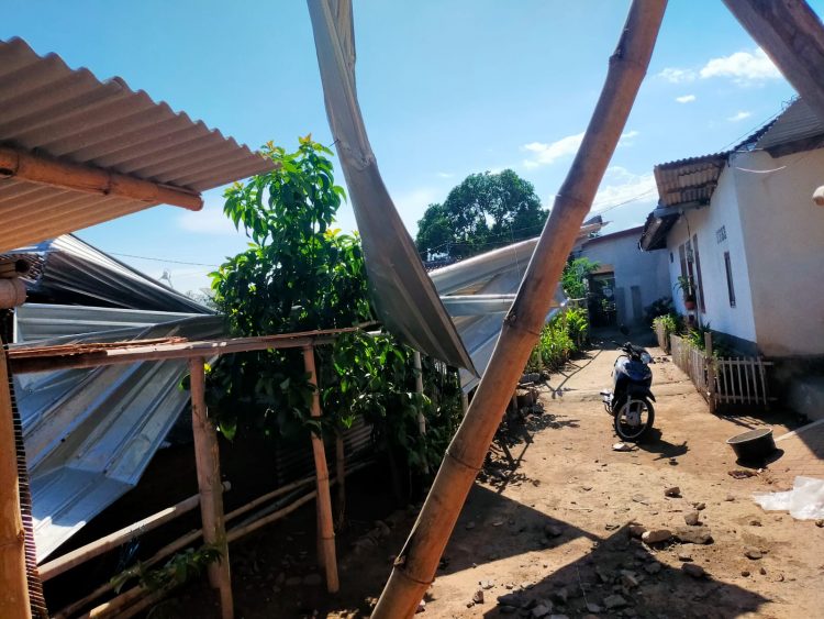 Angin Kencang,Dua Rumah di Suele  Rusak Disapu