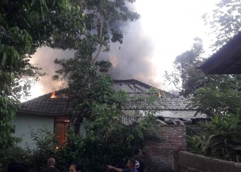 Masak Didapur, Api Menyambar Kardus,Rumah Terbakar di Lotim