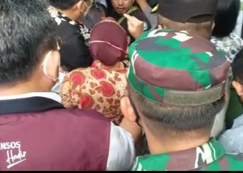 Mensos RI Disemprot Aktivis Saat Datang ke Lotim