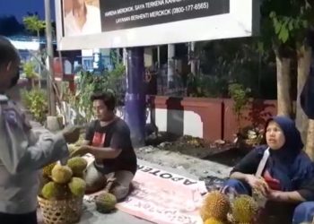 Polisi Beri Tausiyah Pedagang Duren di Taman Kota Selong