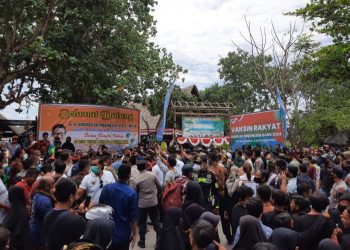 Kunjungan Menteri Pariwisata dan Ekonomi Kreatif di Labuhan Haji Abaikan Prokes