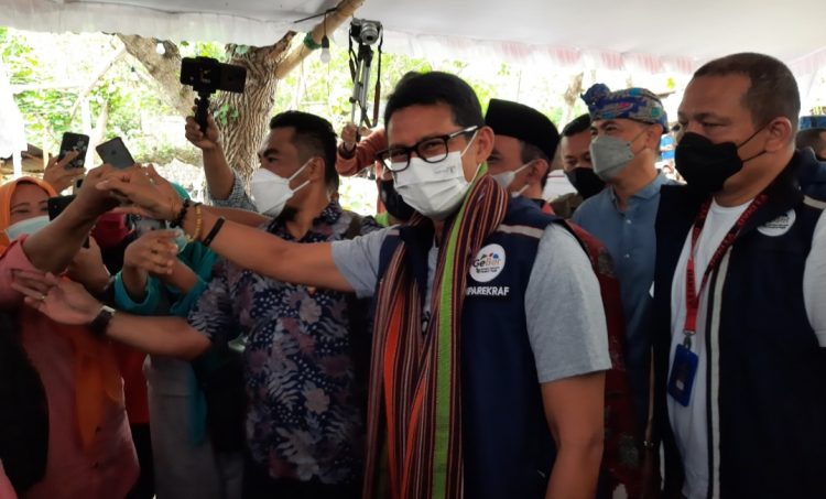 Emak-emak di Lotim Teriak Sandi 2024