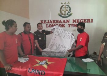 Tersangka Alsintan Di Tetapkan, LMND Lotim Akan Berikan Cinderamata Kepada Kejari Lotim