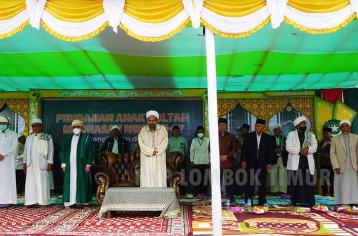 Bupati Lotim dan Kadis Sosial NTB Hadiri HUT Ponpes Ulil Albab Gegek