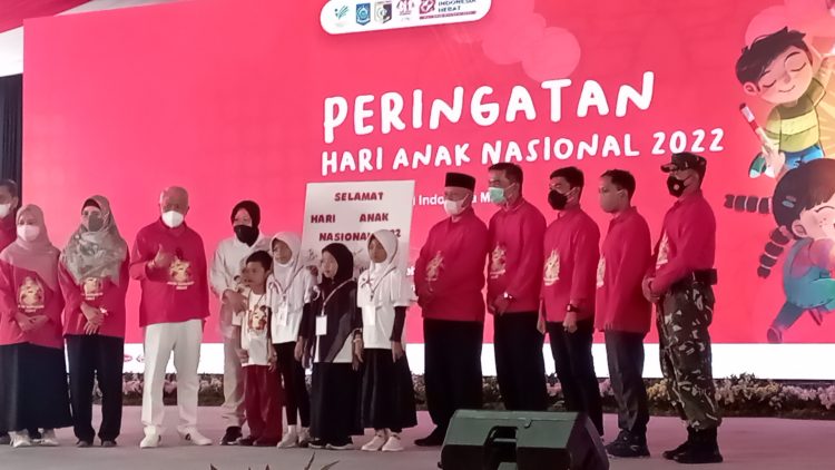 Tri Rismaharini Menteri Sosial RI Hadiri Puncak Perayaan HAN 2022 di Lombok Timur