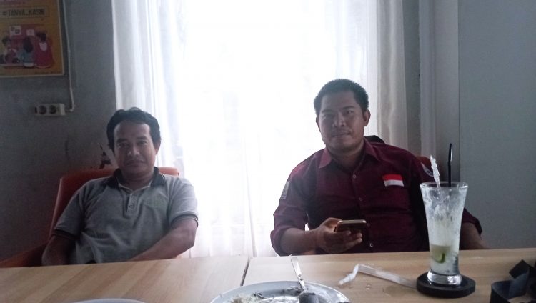 Poto. Ketua HIPMI Lotim Zainal Abidin bersama Rachman Hadi Saputra Analis sekaligus praktisi pasar modal