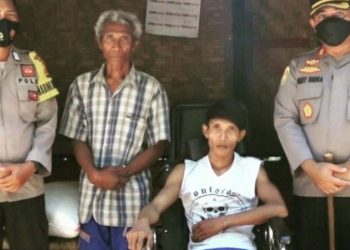 Kapolres Lotim Berbagi Sembako dan Kursi Roda 