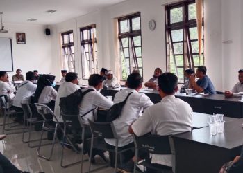 Berharap Terserap PPPK, Ribuan Guru Honorer Lotim Tunggu Aturan Pusat