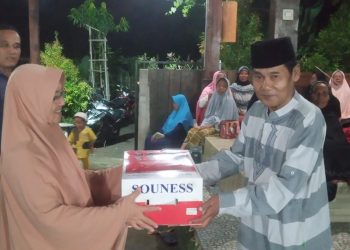Anggota DPRD Lotim Fraksi Demokrat, Serahkan Bantuan Speaker Wireless