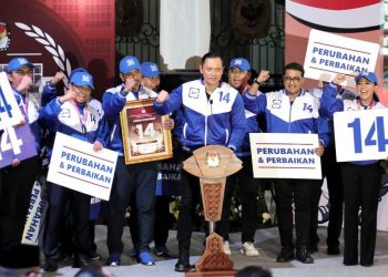 Demokrat Siap Ikuti Pemilu, AHY Jalan Kaki ke KPU diiringi Ratusan Kader