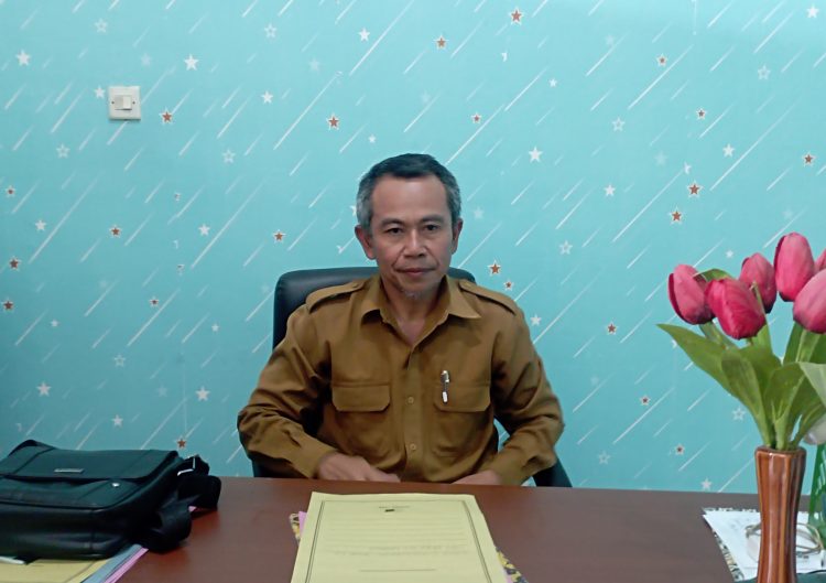 Hasil Penjualan Untuk Yatim, UPT Dikbud Masbagik Kelola Sampah Plastik