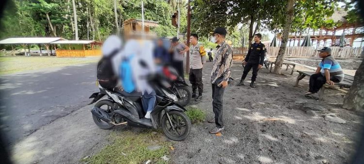 Empat Siswi SMA Swasta di Lotim Kepergok Membolos di Pantai Suryawangi 