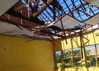 Atap Ambruk, Bangun Pertama SMKN 1 Keruak Sudah Tidak Layak Pakai