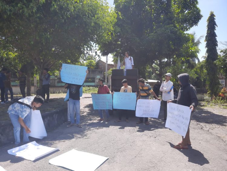 Warga Sakti Tuntut Pembangunan Puskesmas Baru, Aksi di Kantor Camat,Tolak Tukar Guling