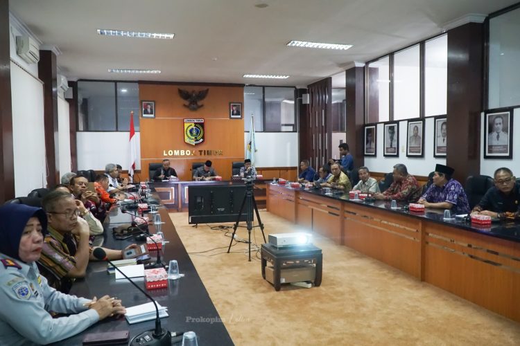 Persiapan LKS dan OSN Tingkat NTB, Bupati Sukiman Azmy Pimpin Rapat Koordinasi