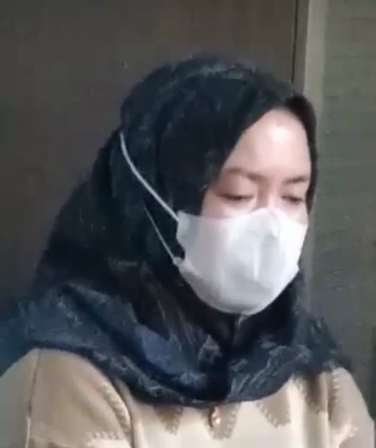 Viral, Vidio Ibu Siswa SMPN 2 Labuhan Haji Mewek Nangis Sambil Minta Maaf, Setelah Mengakui Kesalahannya ‎