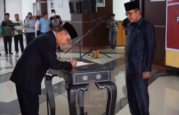 Sahli Dilantik Jadi Kadis Perindustrian Lotim