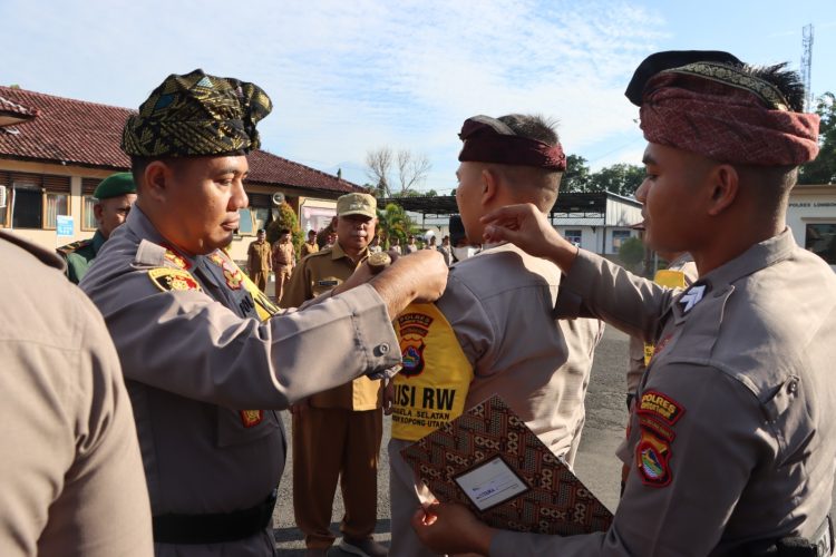 Rangkaian Hati Bhayangkara Ke 77, Polres Lombok Timur Launching Polisi RW